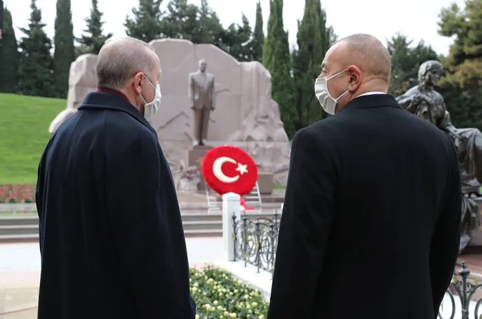 Son dakika: Azerbaycan’da zafer günü heyecanı! Başkan Erdoğan ve Aliyev’den önemli açıklamalar