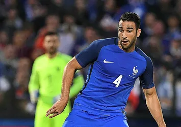 Adil Rami, Fenerbahçe'den dünyaları istedi!