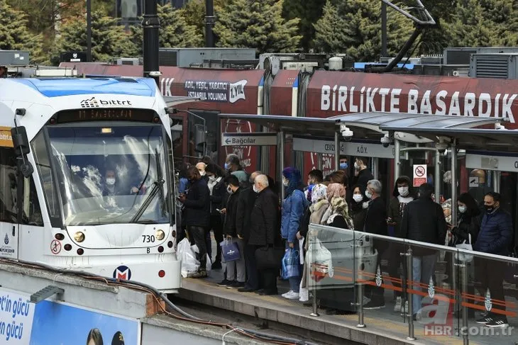 İstanbul’da kısıtlama öncesi klasiği: Trafik kilit! Duraklar insan seli...