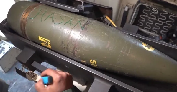 TSK'dan terör örgütü PKK-YPG'ye bombardıman! Bombalara şehitlerin ismi yazıldı - 2