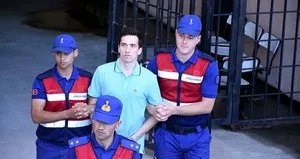 Sınırı geçen Yunan askerler için karar