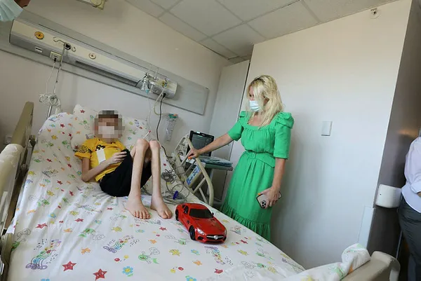 Çöp evde bulunan Cem Muhammet’in annesinden hastanede ilk ziyaret: Düne göre çok iyi, yüzü gülüyor