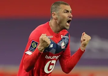 Burak Yılmaz tarih yazmaya devam ediyor! Nisan ayının oyuncusu seçildi