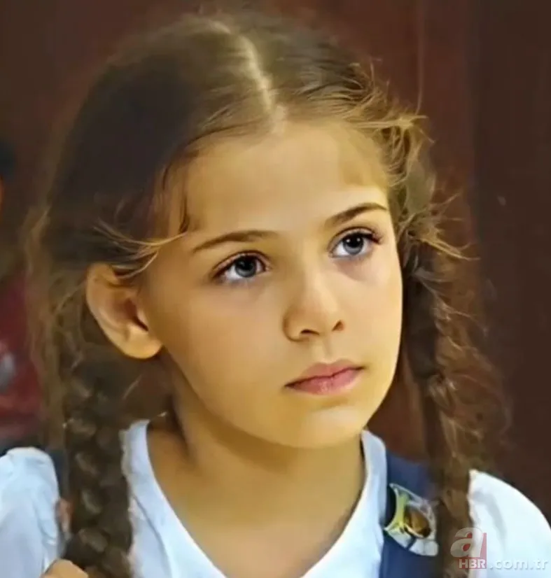 Elif dizisinin minik yıldızı İsabella Damla Güvenilir'in son haline bakın! Tam 10 yıl önce... 2