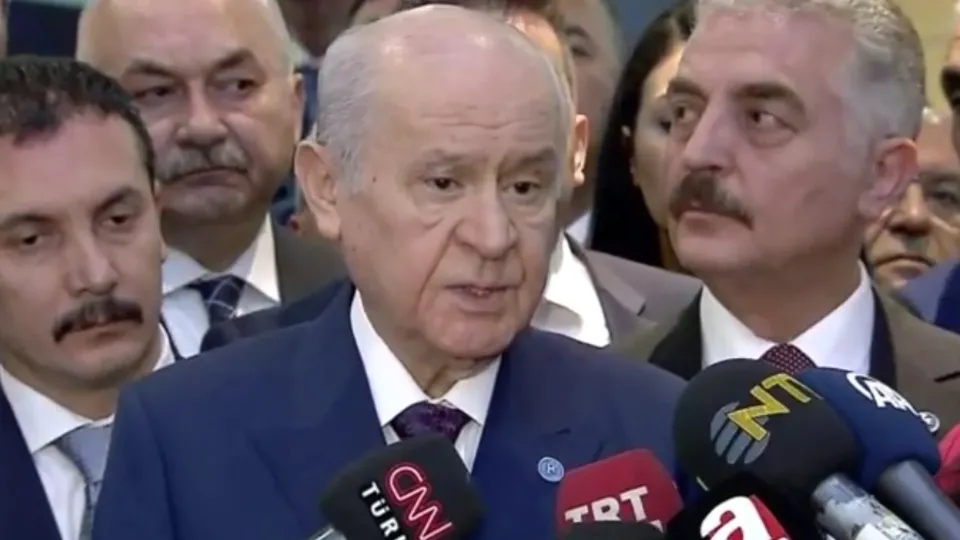 MHP lideri Bahçeli’den 100 bin imza çıkışı!