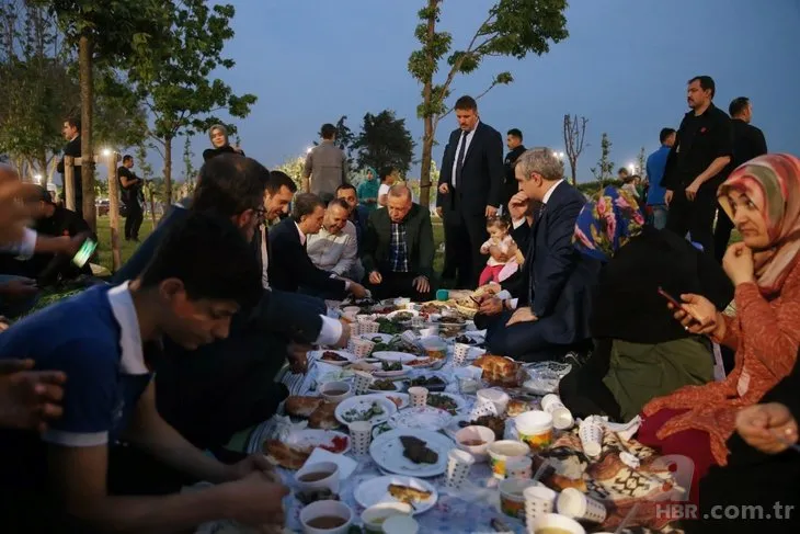 Başkan Erdoğan, Zeytinburnu sahilinde vatandaşlarla iftar yaptı