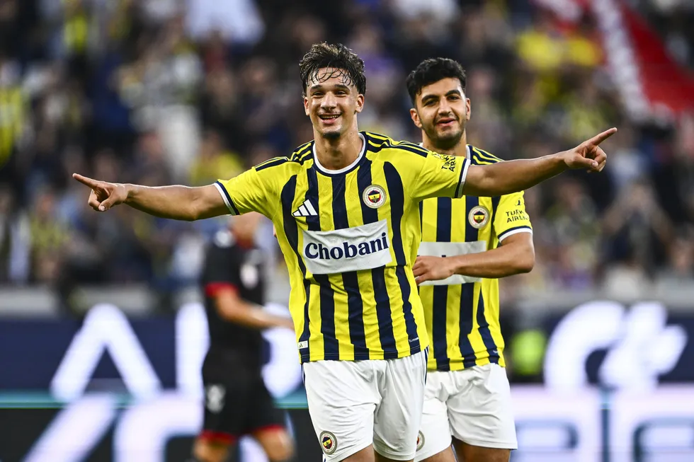 1784646190672.jpg Fenerbahçe Devler Ligi'nde sezonu açıyor! Kadıköy'de Polonya ekibi Gornik Zabrze ile kritik randevu - 4