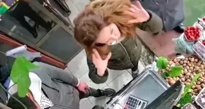 Beşiktaş’ta başörtülü muhabire çirkin saldırı