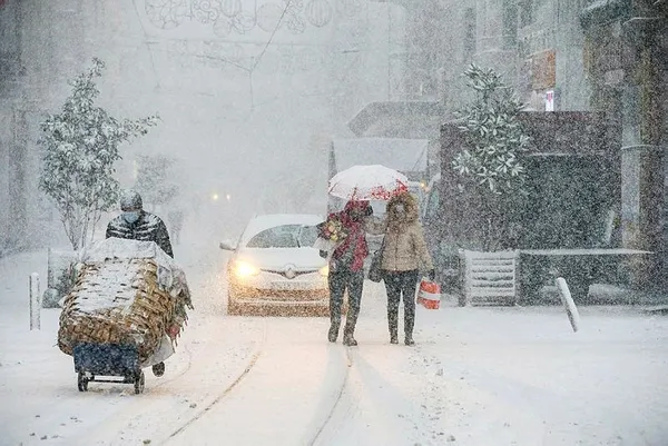 istanbul-ankara-ve-bircok-ile-kar-geliyor-meteoroloji-tarih-verip-uyardi-istanbula-kar-ne-zaman-yagacak-istanbul-ankara-izmir-hava-durumu-1639380543732.jpeg İstanbul, Ankara ve birçok ile kar geliyor! Meteoroloji tarih verip uyardı | İstanbul'a kar ne zaman yağacak? İstanbul, Ankara, İzmir hava durumu - 4