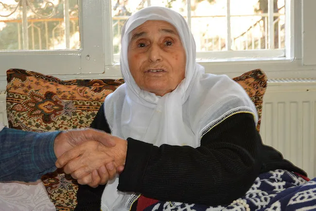 Gaziantep’te yaşayan Köse çifti 71 yıllık evlilikleri ile örnek oluyor - 1