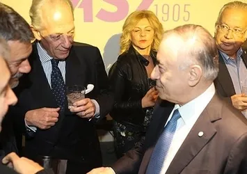 Salon buz kesti! Mustafa Cengiz ile Faruk Süren arasında gergin anlar!