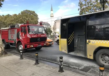 İstanbul'da yine İETT kazası! İki otobüs çarpıştı: 2 yaralı