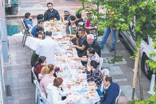 Ramazan ayına yeni tedbirler! Bilim Kurulu üyesinden kritik Ramazan uyarısı