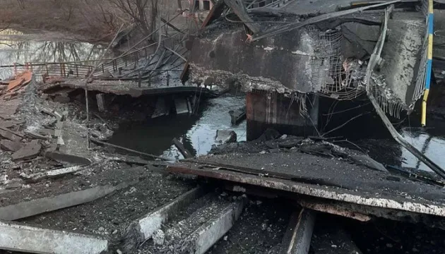 Dünya cesur Ukraynalı askerlerini konuşuyor: Biri köprüyü kendisiyle birlikte havaya uçurdu diğeri Rus konvoyunun önüne tek başına geçti