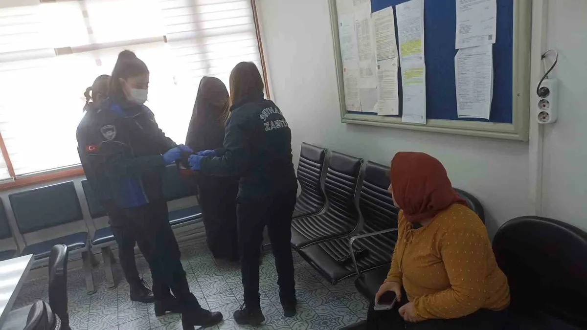 Dilenen kadının üstünden 6 bin lira çıktı