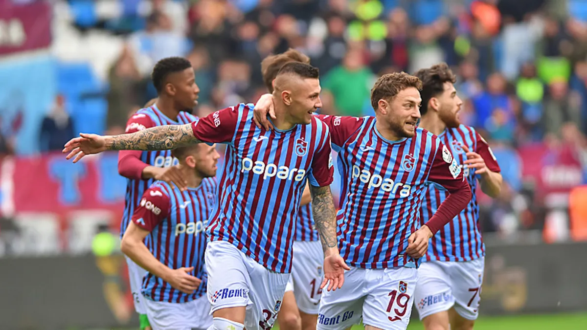 Gol düellosu: Trabzonspor Alanyaspor'u mağlup etti