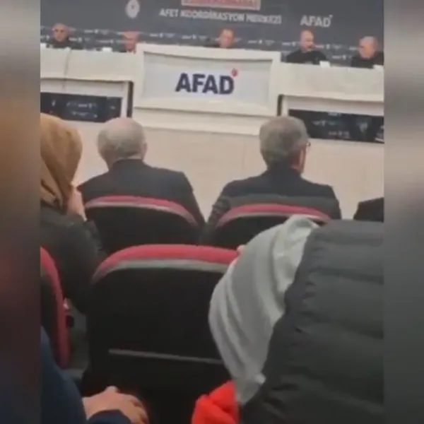 Başkan Erdoğan Hatay’daki deprem sırasında afet koordinasyon merkezindeydi