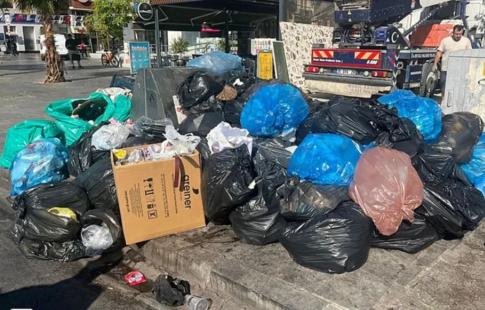 chpli-bucada-cop-daglari-isyan-ettirdi-ak-partiden-sert-tepki-izmiri-copluge-cevirdiniz-1757882012408.jpg Fotoğraf-DHA