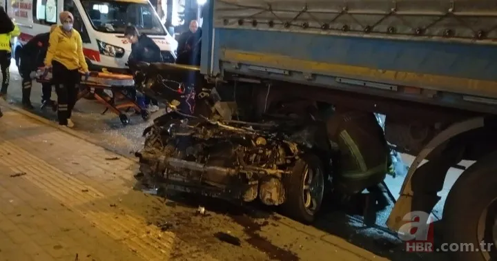 Park halindeki TIR'ın altına giren otomobilde can pazarı 2