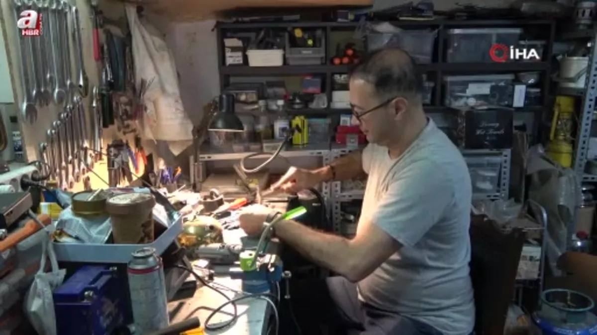 Kocaeli'de 10 metrekarelik atölyesinden Türkiye'ye ulaşıyor