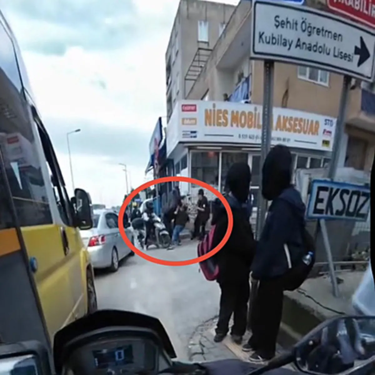 Bursa'da yan bakma kavgası: 16 yaşındaki genç bıçaklandı