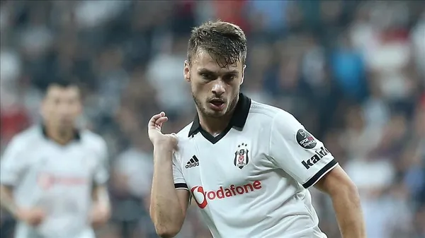 1641571879184.jpg Adem Llajic Medipol Başakşehir ile anlaştı: Yıldız oyuncu 1.5 yıllık sözleşme imzalayacak - 3