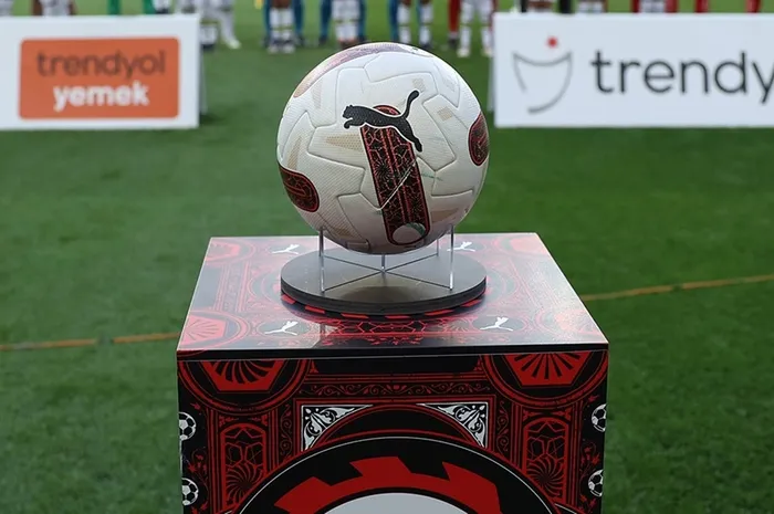 Fenerbahçe’de büyük kıyım! Mourinho 6 ismin biletini kesti