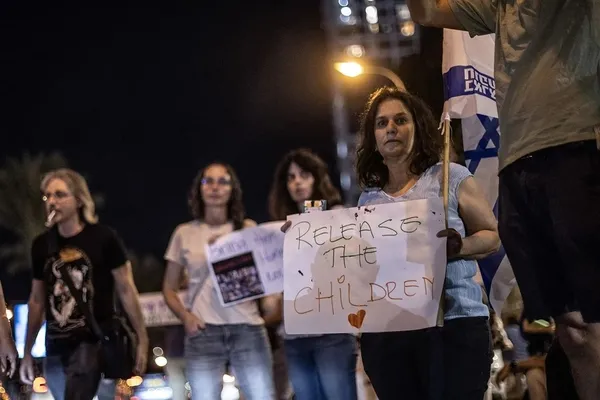 Katil İsrail köşeye sıkışınca geri vitese taktı! Hamas’tan esir takası isteniyor