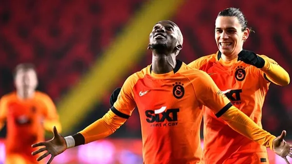 1624880126396.jpg Transfer bombası patlıyor! Galatasaray o isimleri peş peşe borsaya bildirecek - 5