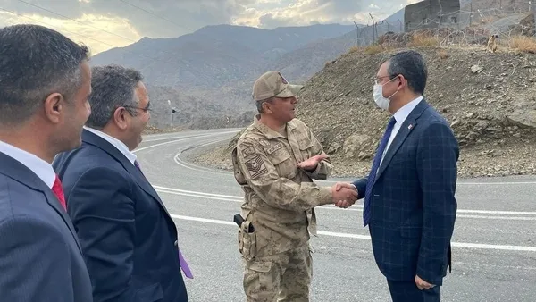 1636041554968.jpg CHP'li Sezgin Tanrıkulu'nun ikiyüzlülüğü: Önce Mehmetçik'i ziyaret etti sonra Demirtaş'a övgüler dizdi - 1