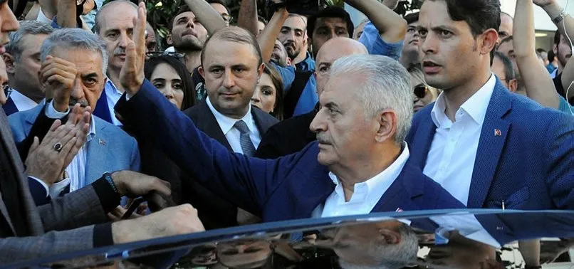 Binali Yıldırım, AK Parti İstanbul İl Başkanlığından ayrıldı