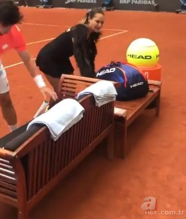Hülya Avşar’ın tenis kıyafeti sosyal medyayı salladı