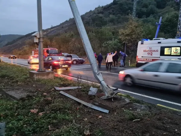 Zonguldak'ta trafik kazası...Cenaze dönüşü kaza yaptılar - 3
