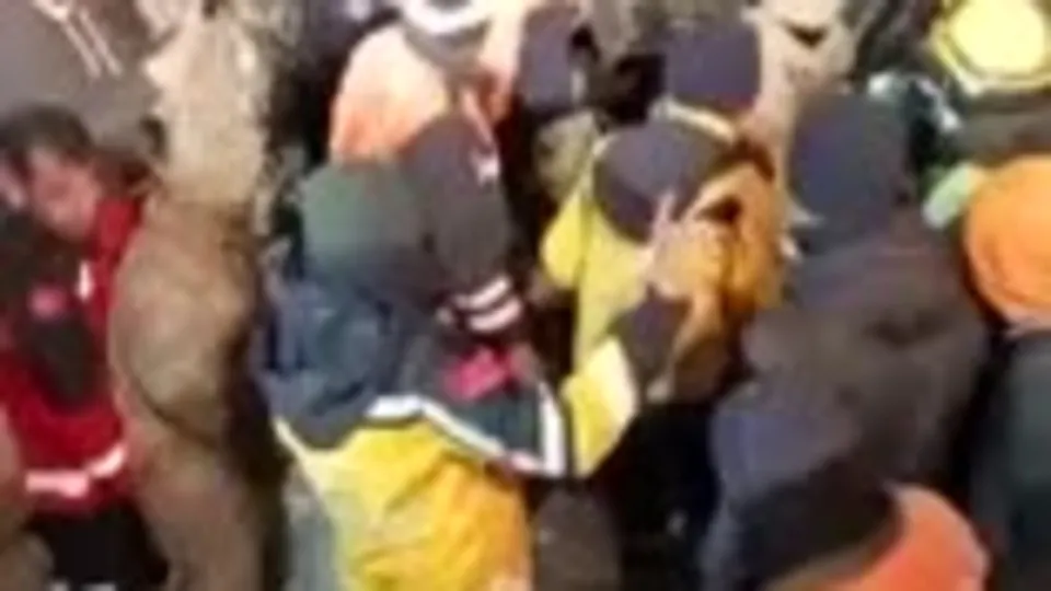 Gaziantep Nurdağı’nda anne ve kızı 99 saat sonra kurtarıldı