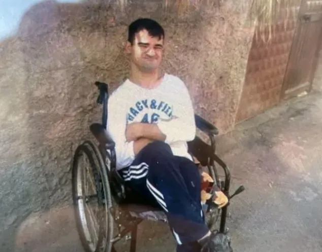 esi-kayinvalidesi-ve-kayinbiraderini-olduren-ozgur-durmus-kanli-fotograflarini-cekip-paylastim-1715269845730.jpg Eşi, kayınvalidesi ve kayınbiraderini öldüren Özgür Durmuş: Kanlı fotoğraflarını çekip paylaştım - 3