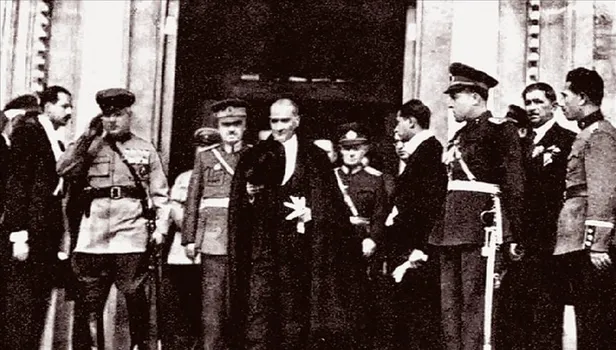28-ekim-ogleden-sonra-resmi-tatil-mi-28-ekim-yarim-gun-mu-cuma-gunu-mesai-saat-kacta-bitiyor-1666697534462.jpg 28 Ekim yarım gün mü? Cuma günü mesai saat kaçta bitiyor? 28 Ekim öğleden sonra resmi tatil mi? - 4