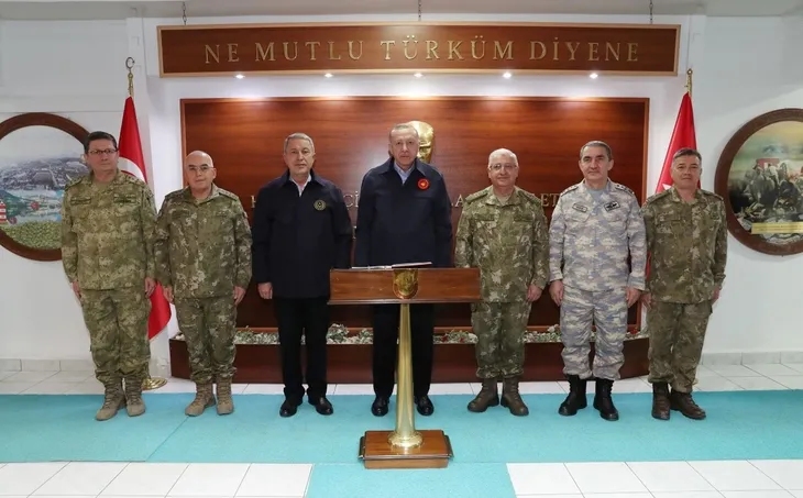 Başkan Erdoğan, Yüksekova'da Mehmetçik ile iftar yaptı