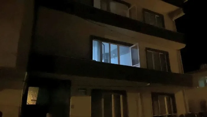 1724650384958.jpeg Balıkesir'de kan donduran vahşet! Kızını elleriyle boğarak öldürdü kanepenin içine koydu - 1