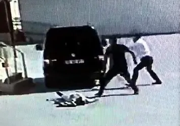 Kavga ettiği adamın arabayla üzerinden geçti