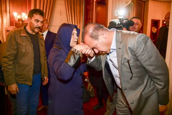 ‘2 liraya bizi değişiyorlar’ - 1