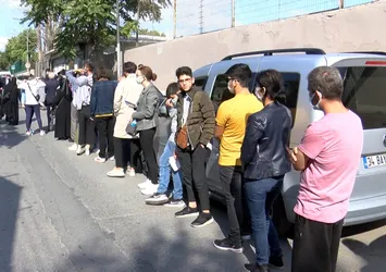İstanbul'da bitmeyen kriz! Vatandaş her gün uzun kuyruklarda bekliyor