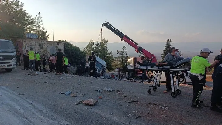Gaziantep'te katliam gibi kaza! Freni patlayan kamyon dehşet saçtı | Ölü ve yaralılar var