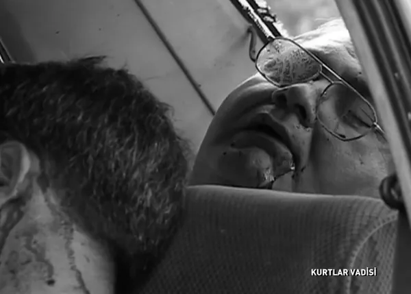 Vefat eden İsmail İncekara ‘İplikçi Nedim’in Kurtlar Vadisi’ndeki ölüm sahnesi tekrar gündem oldu! İşte o anlar...