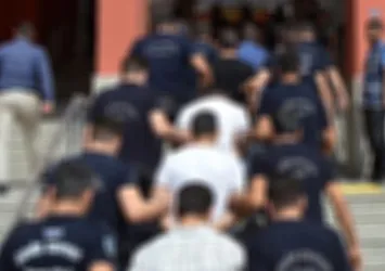 Adana merkezli 13 ilde FETÖ operasyonu!