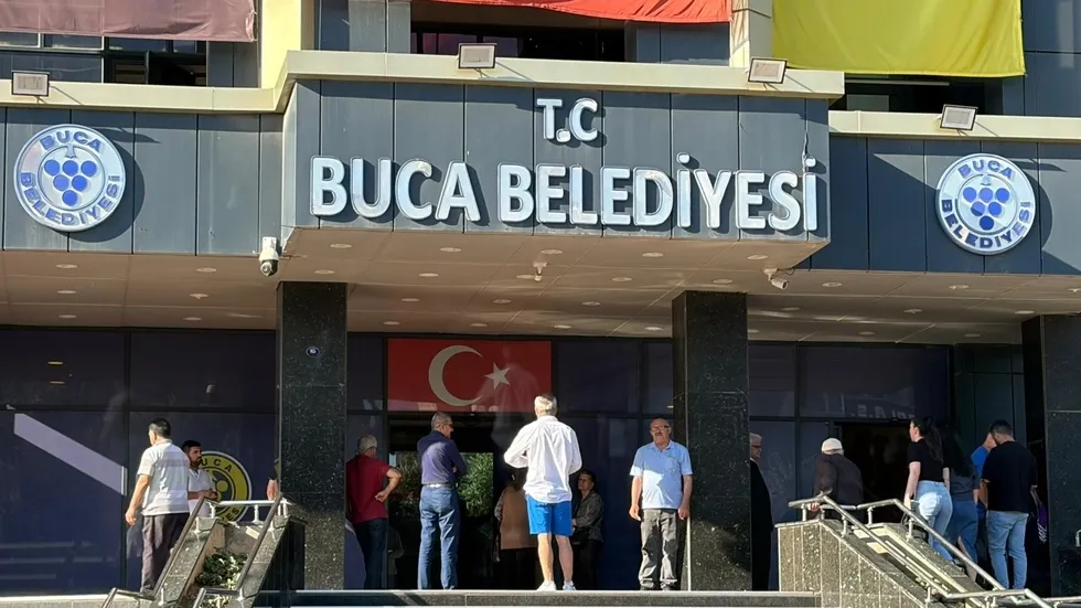 Buca Belediyesi "yolsuzluk" soruşturmasında 51 şüpheli hakkında tutuklama talep edildi! Detaylar A Haber'de - 1
