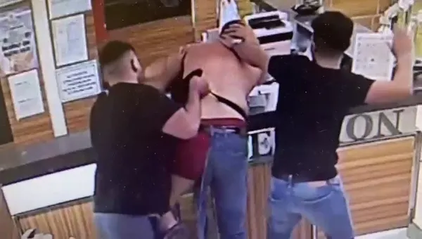 1628151077509.jpg Önce dövdüler sonra kıyafetlerini parçaladılar! Esenyurt'ta meydan dayağı - 1