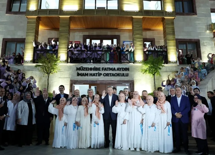 Başkan Erdoğan Kocaeli’de İmam Hatip Ortaokulu açılışına katıldı - 6