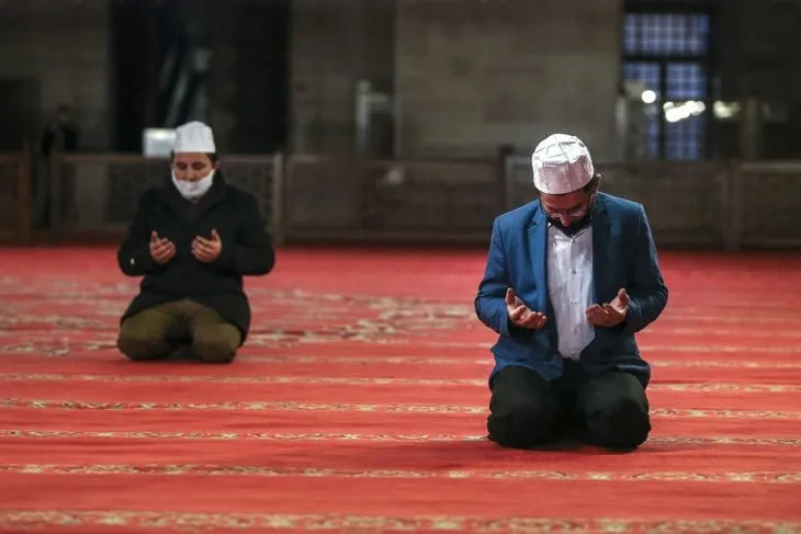 Türkiye'de bayram sabahı! Camiler bayram namazında boş kaldı...