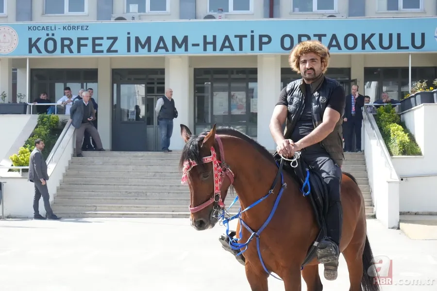 Oy vermeye gelen vatandaşlar şoke oldu! Alper Gezeravcı’dan esinlenip böyle sandığa geldi 22