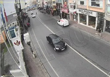 Vicdansız sürücü kamerada! Frene bile basmadan kaçtı!